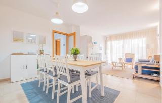 3 Bedroom Lovely Apartment In La Ràpita - 3