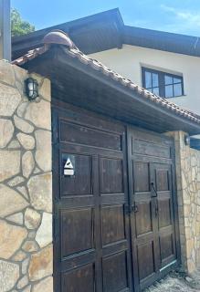 Charming One Bedroom Apartment near a Forest - 1