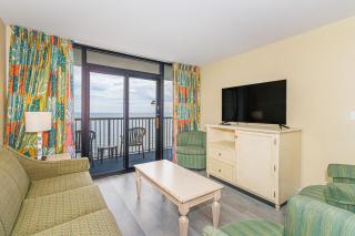 Oceanfront 3 Bedroom Condo! Sleeps 10 Guests! Compass Cove Mariner Tower 1216 - Myrtle Beach - 9