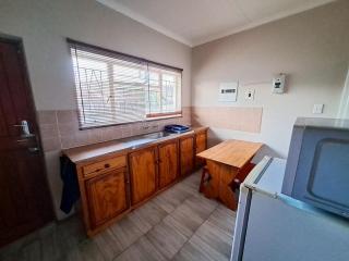 Elim flats - Beaufort West - 4
