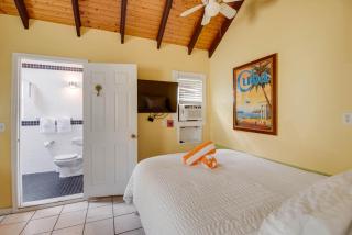 Claude Monet Suite - Key West - 9