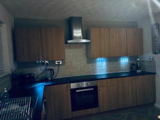 House - Sleeps 6 Hot-tub & Free Parking - 5