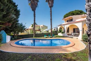 Located in an exclusive residential area of Vilamoura - Quarteira - 6
