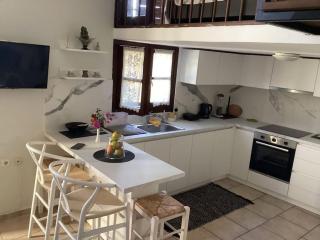 Efi Cozy Loft with Courtyard in Central Ermoupoli - Ermoupoli - 5