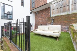 Charming 3BR Duplex in Wembley, 5 Minutes to Tube - Brent - 7
