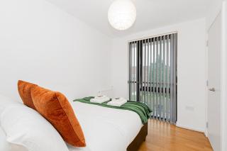 Charming 3BR Duplex in Wembley, 5 Minutes to Tube - Brent - 1