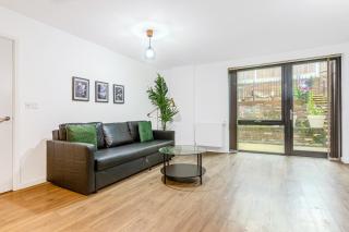 Charming 3BR Duplex in Wembley, 5 Minutes to Tube - Brent - 0