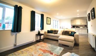 Rotherham - Rawmarsh - Great Customer Feedback - 2 Bed Bungalow - New Build - High End Furnishings - Wheel Chair Accessible - Large Enclosed Garden - Dog Friendly - Rotherham - 9