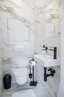 New Cozy Apartment in Heart of Bratislava FREE GARAGE PARKING - Bratislava - 3
