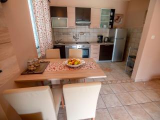 Apartments Keko - Banjol - 5