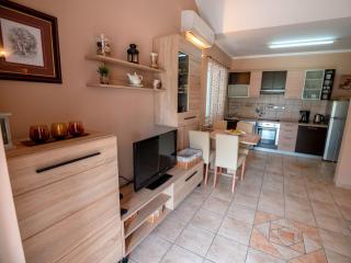 Apartments Keko - Banjol - 1