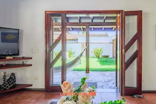 Casa em Ubatuba com área gourmet e acesso a rio - Ubatuba - 4