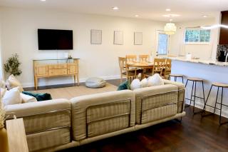 Cozy Modern 4 Bd 3 bath Retreat Free Private Parking sleep 8 - Silver Spring - 1