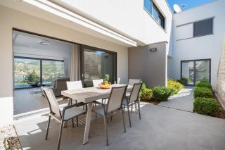NEW! Villa Paloma Blanca 4-bedroom villa with sea views - Seget Vranjica - 1