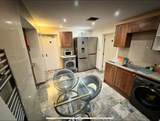 Beautiful Double Room with En-suite - 3