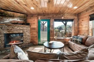 Luxury 5-BR Cabin Near Parkway and Dollywood with Game Room and Hot Tub - 4