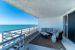 Beachfront Bliss: Charming 2-Bedroom South End Condo at Somerset Condominium - 5