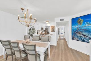 Beachfront Bliss: Charming 2-Bedroom South End Condo at Somerset Condominium - 2