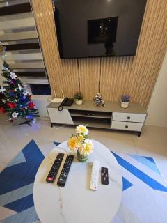 Cozy 4BR Diamond near Airport D'Arches Place - Davao - 1