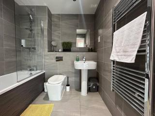 Gem-living Modern Comfort In Kelham Island - Sheffield - 6