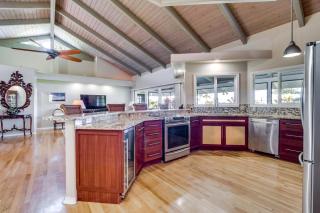 Honomu Home with Screened Lanai and Ocean Views! - Pepeekeo - 4