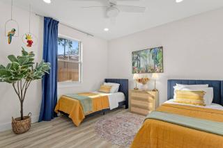 NEW Enchanting Retreat by Marina, 1mi to downtown and a short drive to beach - 2