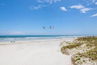 NEW Enchanting Retreat by Marina, 1mi to downtown and a short drive to beach - 1