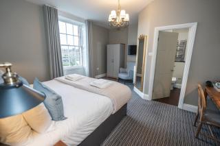 The Lazy Goose - Coffee House & Bedrooms - Stonehouse - 6