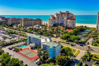 Top Floor Condo, Steps Away From J.W. Marriott and Beach Access - 9