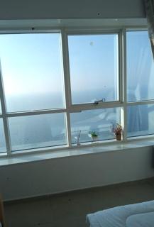 Luxury Sea View Amazing Room Double Bed - ROOM INSIDE APARTMENT - Ajman - 8