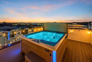 Rooftop Hot Tub City Views Pac-Man Pool Table - Nashville - 5