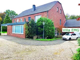 Ferienhaus Landhaus EMG Kempen, in Alleinlage nah Düsseldorf und Venlo mit Pool und Garten für Familien Gruppen bis 22 Personen - Tönisvorst - 2