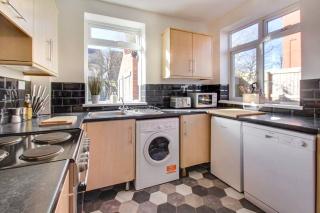 West Midlands-Contractor-Long stay-parking-4 beds - 3