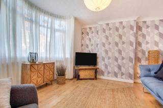 West Midlands-contractor-long Stay-parking-4 Beds - Sleightholme - 4