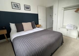 Explore The Cotswolds, Modern, Parking, Central - Cheltenham - 9