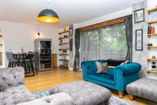Luxury -Chelt Walking-2Bed-Long Stays-Parking - 2