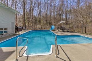 Brand New Getaway with Pool, Theater and Game Room - Holland - 4