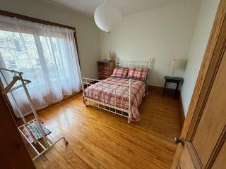 Beautiful 2 story House - Montreal - 9