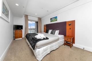 Luxurious & Spacious Living with Breathtaking Views - Auckland - 8