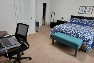 Modern Stay in Savannah - 8