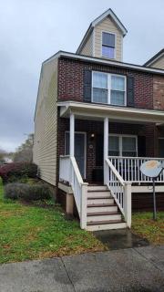 Modern Stay in Savannah - 4