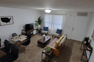 Modern Stay in Savannah - 5