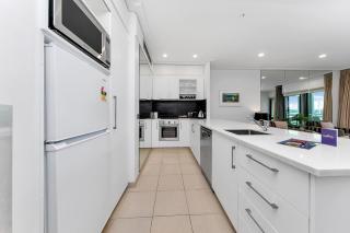 Luxurious & Spacious Living with Breathtaking Views - Auckland - 4