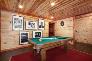 2Cabins Sleeps 26 12BR Pool HotTub Theater Games - 7