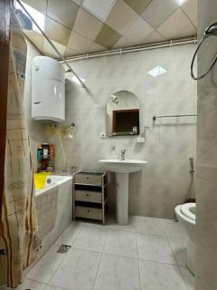 Affordable, Ready to Move In - Bakoe - 6