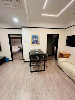 TaheeenS Suites at Berjaya Times Square - Kuala Lumpur - 4