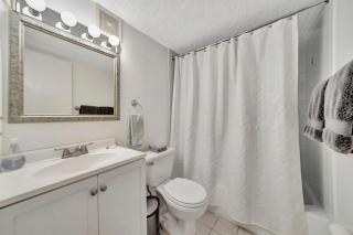 Woods Properties - a block to the beach! - Fort Lauderdale - 8