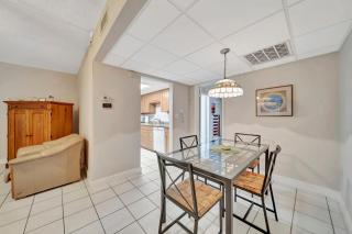 Woods Properties - a block to the beach! - Fort Lauderdale - 4