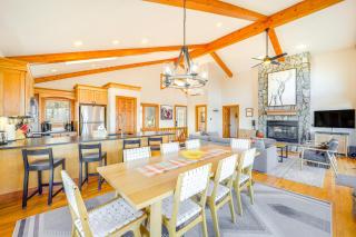 Deck, Fire Pit and Game Room Beech Mountain Retreat - Beech Mountain - 4