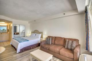 Steps to Daytona Beach Studio with Resort Amenities - Daytona Beach - 8